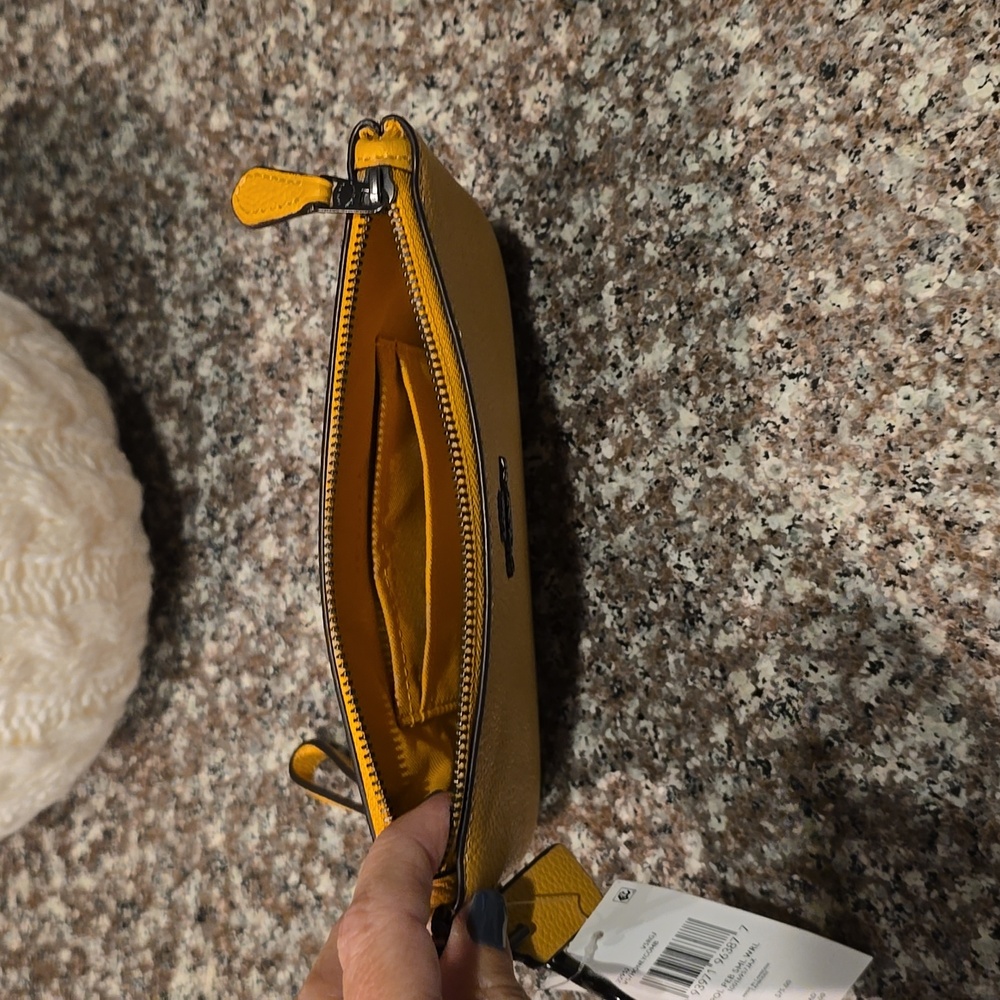 NWT large Coach wristlet honeycomb pebbled leather Dark yellow 🐝 - Picture 6 of 10